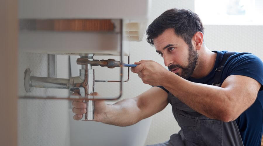 Sink faucet replacement in Goldsmith, IN